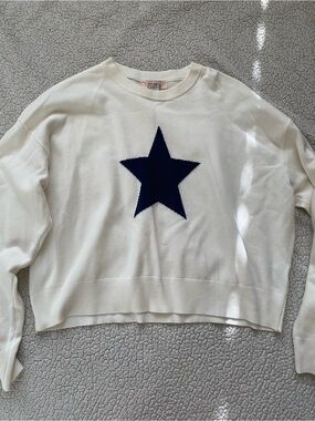 Honey Peach White Sweater with Navy Blue Star